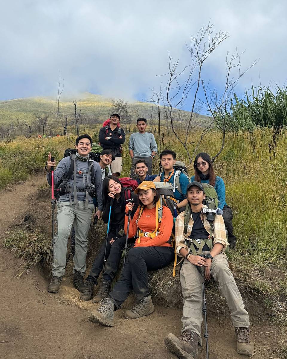 6 Potret Ganteng Vidi Aldiano Jadi Model Gucci, Belakangan Dikira Pelawak