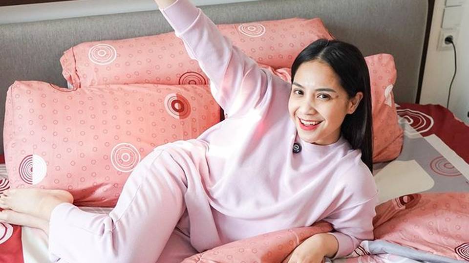 Fantastis! Nagita Slavina Pakai Jam Tangan Mewah Setara 135 Kali Lipat UMR Jakarta