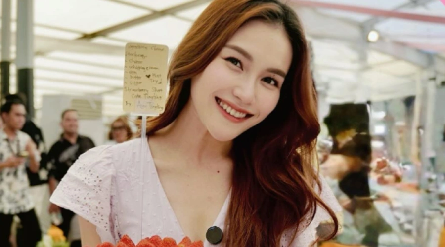 Sosok Pria Misterius di Postingan Ayu Ting Ting Jadi Sorotan, Pacar Baru sang Artis?