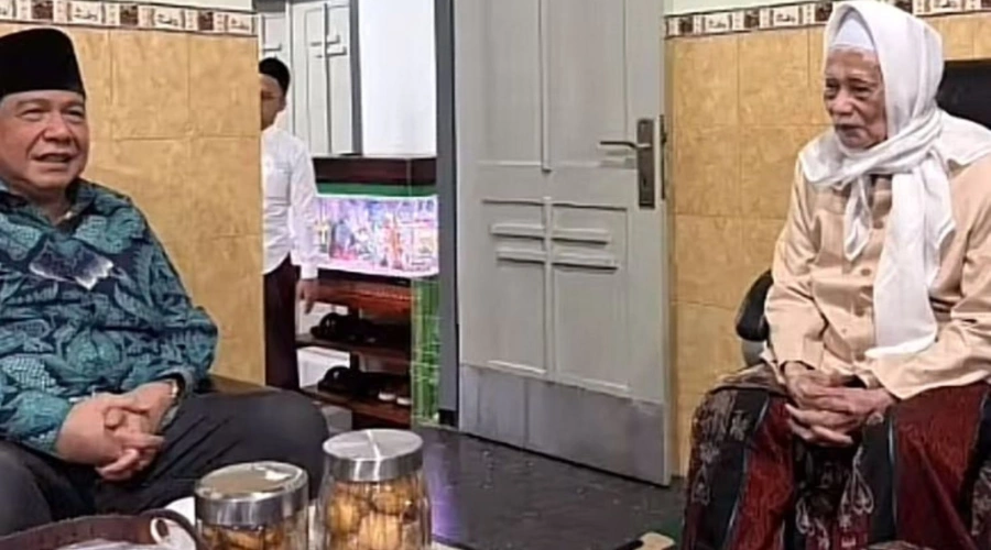 Chairul Tanjung Sowan ke Popnpes Lirboyo, Minta Maaf soal Tayangan Trans7