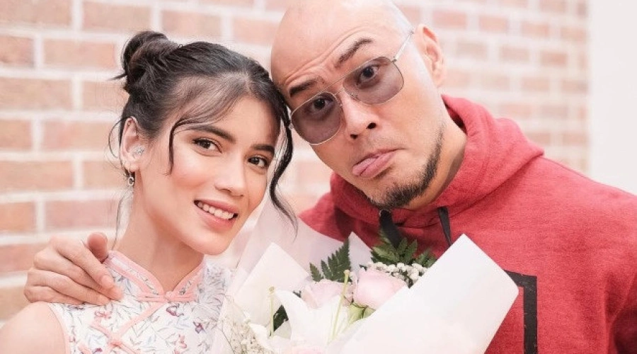 Sempat Geram Digosipkan Cerai, Kini Deddy Corbuzier Digugat Sabrina Chairunnisa