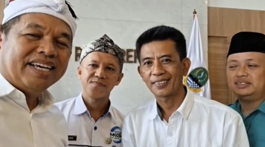 Dedi Mulyadi Temui Guru SMPN 2 Subang yang Tampar Murid Pelompat Pagar Sekolah