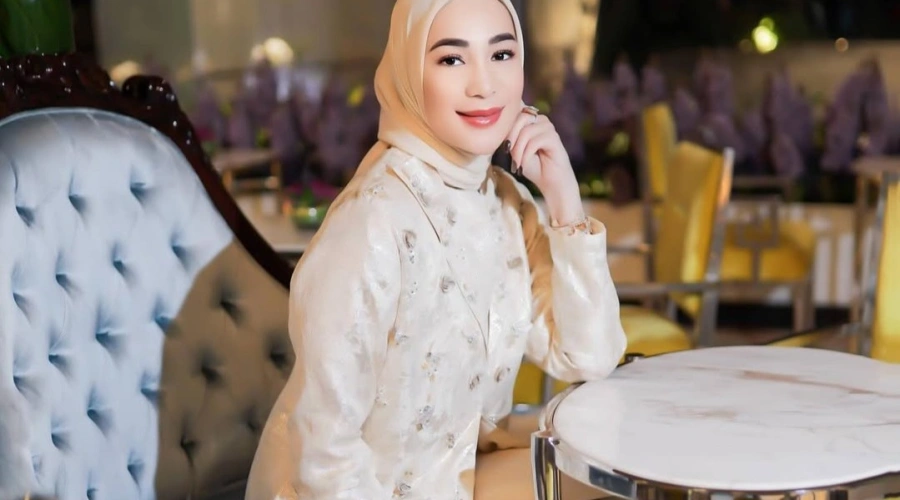 Intip 6 Potret Tongkrongan Mewah Erin Taulany