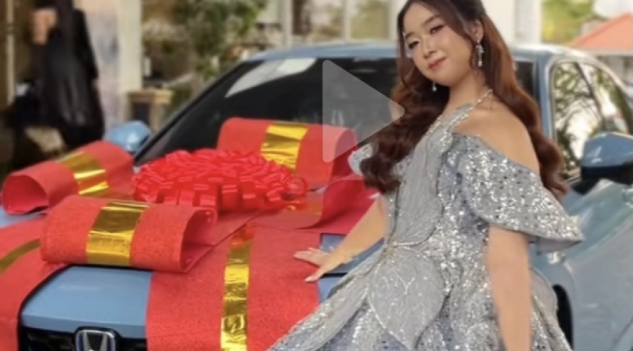 Anak Ultah Ke-17, Haji Juwai Bos Batubara Kalsel Beri Kado Mobil hingga Sertifikat Usaha