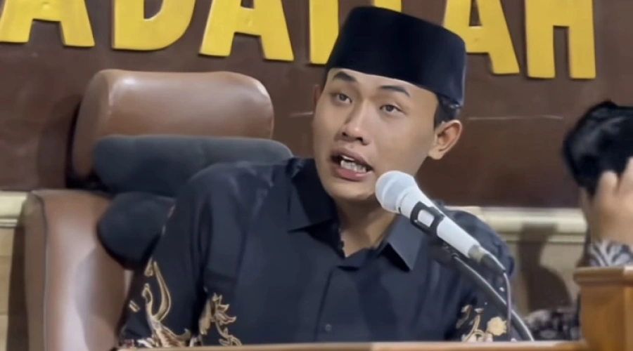 Klarifikasi Gus Elham Yahya soal Cium dan Kokop Anak Kecil saat Dakwah