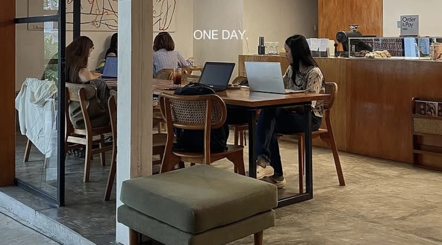 3 Rekomendasi Kafe Dekat UNUD Bali, Nyaman untuk Kerjakan Tugas