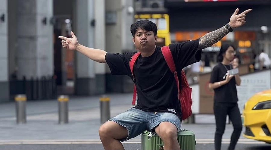 Video Memalukan YouTuber Thailand Joget Telanjang Dada di Spot Wisata Gunung Fujiyama Jepang