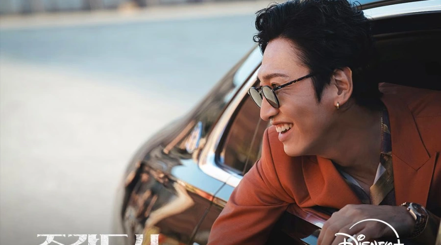 Lee Kwang Soo Ngaku Ingin Meludahi Karakter Sendiri di Drama 'The Manipulated'!