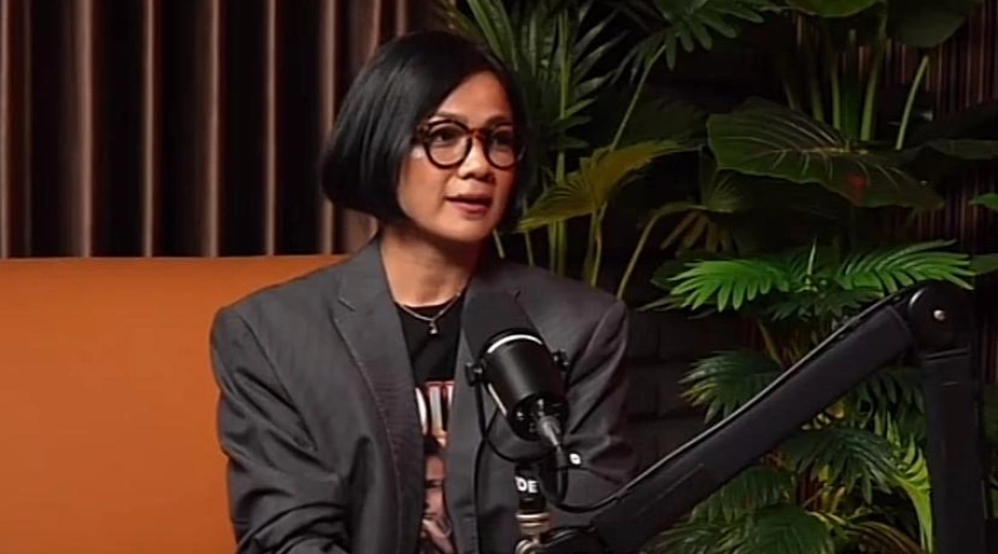 Nirina Zubir Punya Paspor Hitam, Apa Bedanya dengan Paspor Hijau?