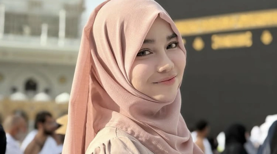 Intip Gaya Outfit dan Hijab Putri Desebel, Cocok untuk Remaja Kekinian yang Aktif