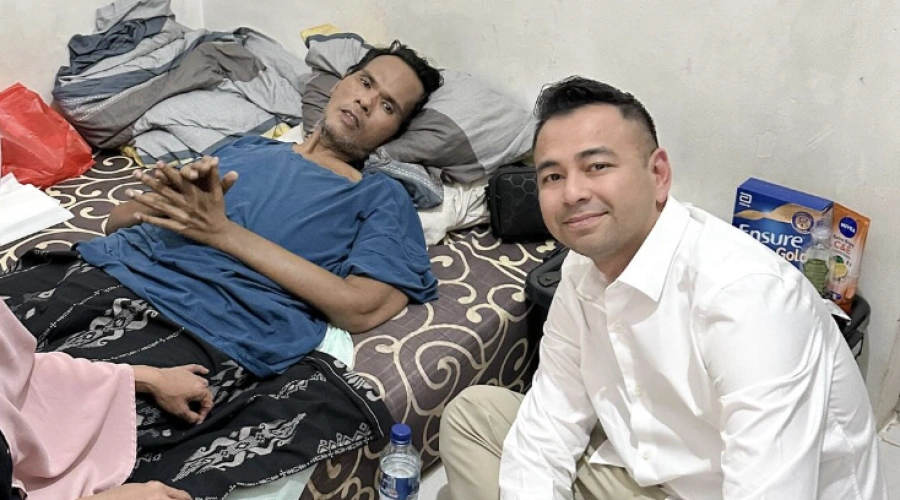 Raffi Ahmad Jenguk Fahmi Bo, Bintang Lupus Kurus Kering Terbaring Lemah