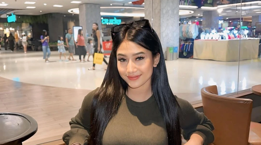 Heboh! Klarifikasi Saputri Asigen Dituduh Givic Selingkuh: 'Aku Gak Sadar'