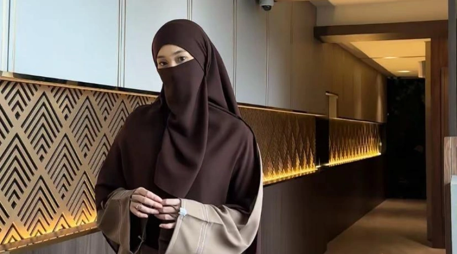 Profil Tinandrose, Sosok Penulis yang Resmi Dinikahi Fiki Naki