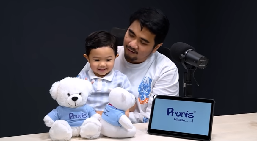 Eits, Ada Abe Cekut di Podcastnya Raditya Dika, Ngapain Aja?