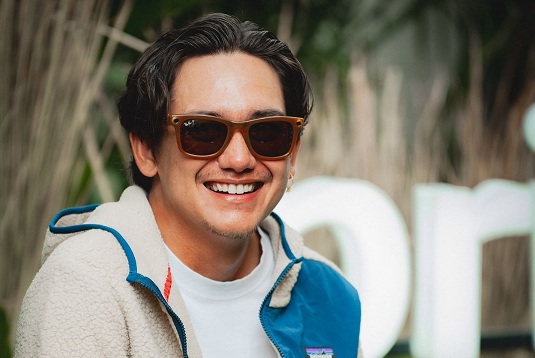 Adipati Dolken Merasa Ditakdirkan Jadi Dokter, Kok Bisa?