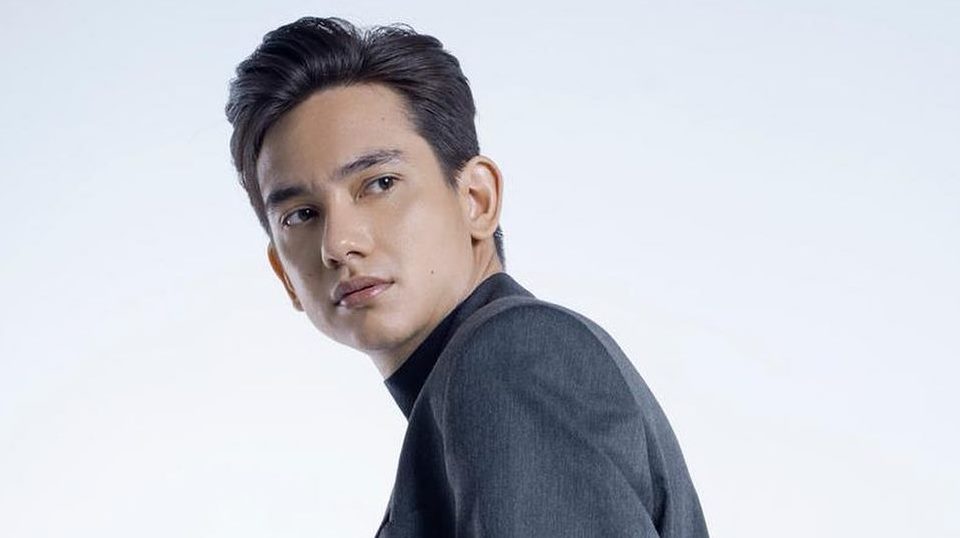 Kocaknya Adipati Dolken kala Dibuat Malu Ibu-Ibu di Kereta