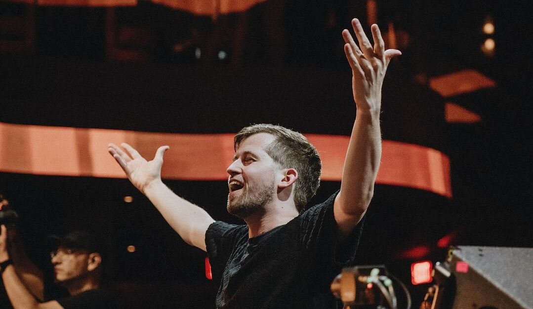 Alan Walker Bela-Belain Datang ke Medan Bertemu Tri Adinata, Ajak Join ke Panggung Konser