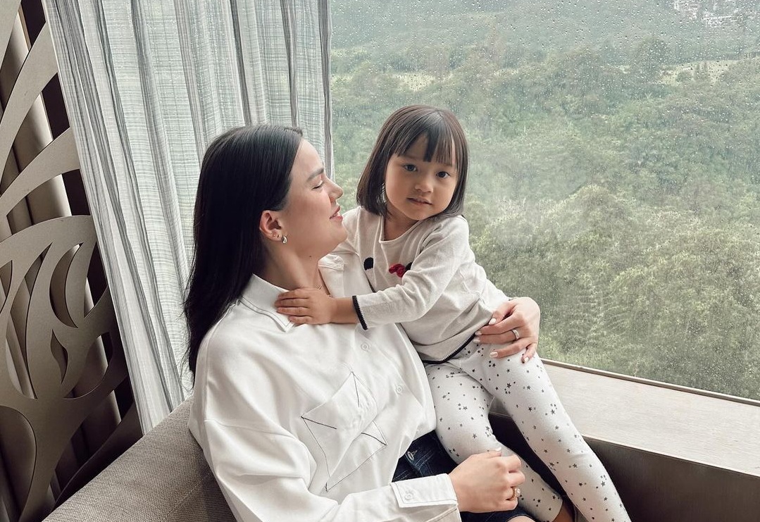 Apa Itu Metode MPASI BLW? Alice Norin Pernah Menerapkannya