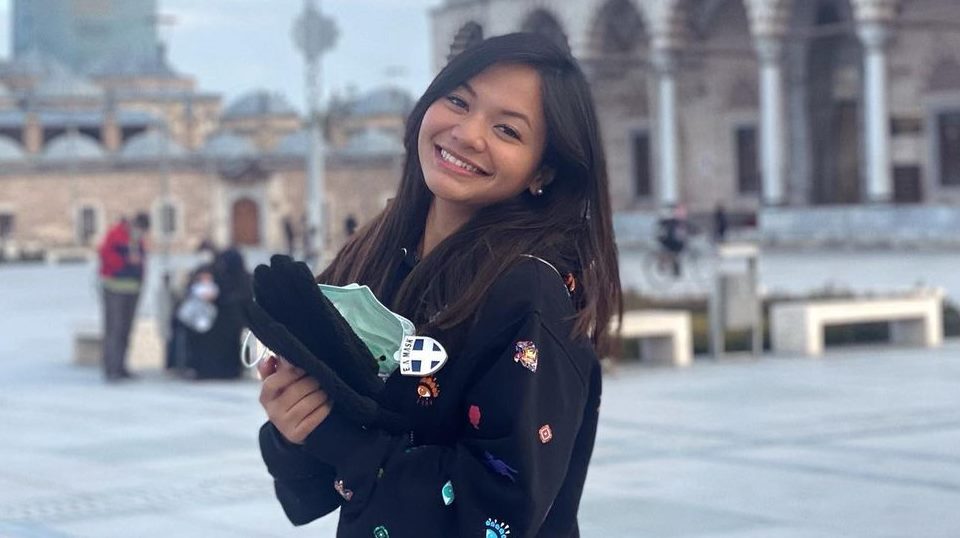 Amel Carla Diledek Aura Maghrib Seperti Fuji, Responnya Telak Banget!