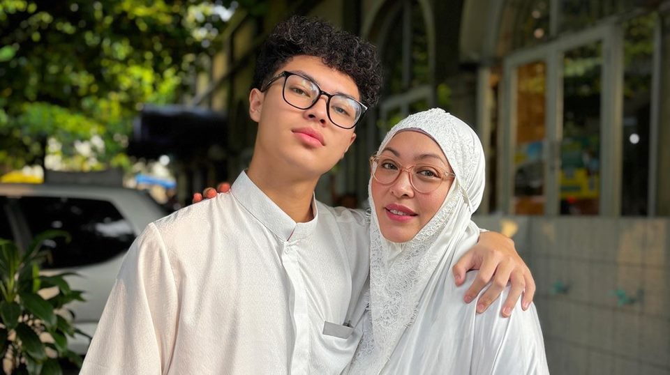 Dibocorkan Anak Sendiri, Angelina Sondakh Lagi Dekat Sama Pria