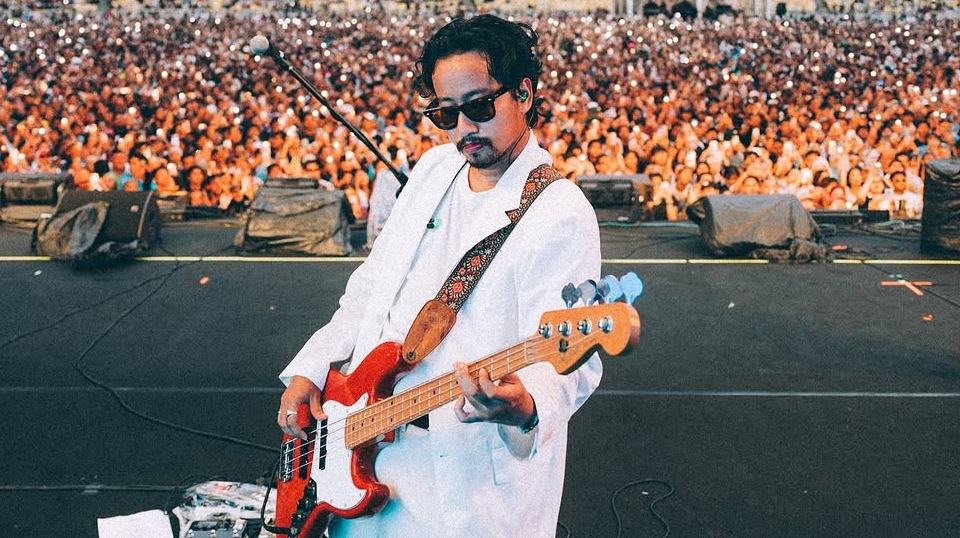 Viral Awan .Feast Bela Penonton yang Dipukuli Aparat saat Moshing Bawa Bendera One Piece