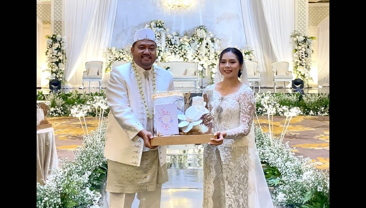 Selamat, Komika Awwe Resmi Menikahi Kekasih Andini