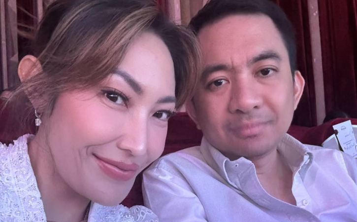 Kocak, Regi Datau Ajak Ayu Dewi Tepuk Sakinah di Depan Keluarga Besar, Ekspresinya Jadi Sorotan