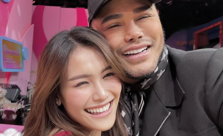 Ayu Ting Ting Video Call Ivan Gunawan yang Lagi Umroh, sang Biduan Langitkan Doa Ini