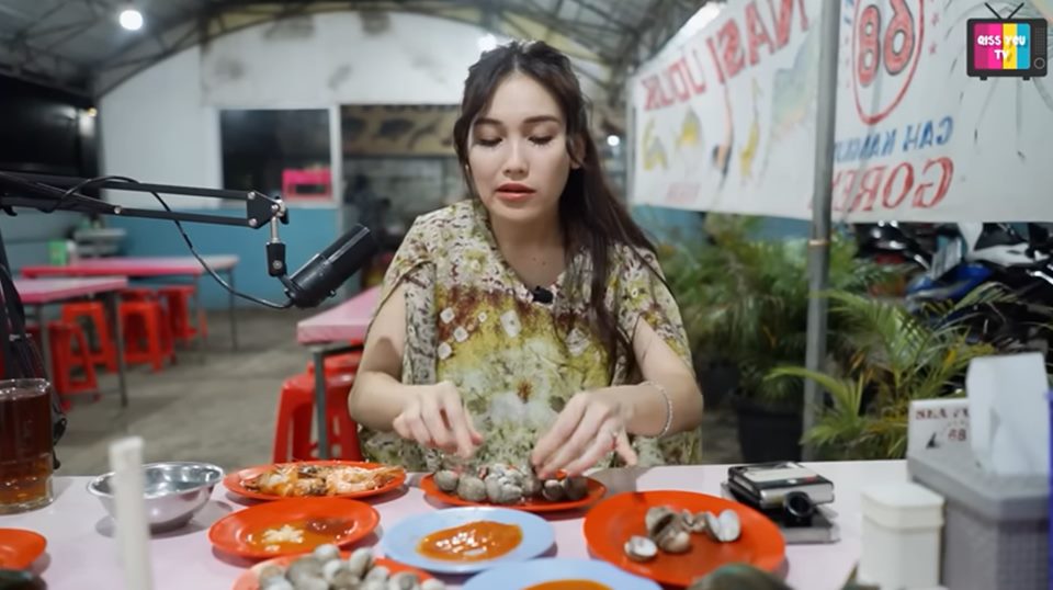 Cobain Seafood Langganan Ayu Ting Ting, Murah dan Punya Saus Unik