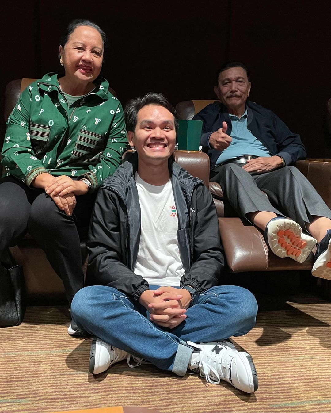 Jumlah Penonton Film Agak Laen Dekati KKN Di Desa Penari, Efek Luhut Pandjaitan Bikin Nobar?