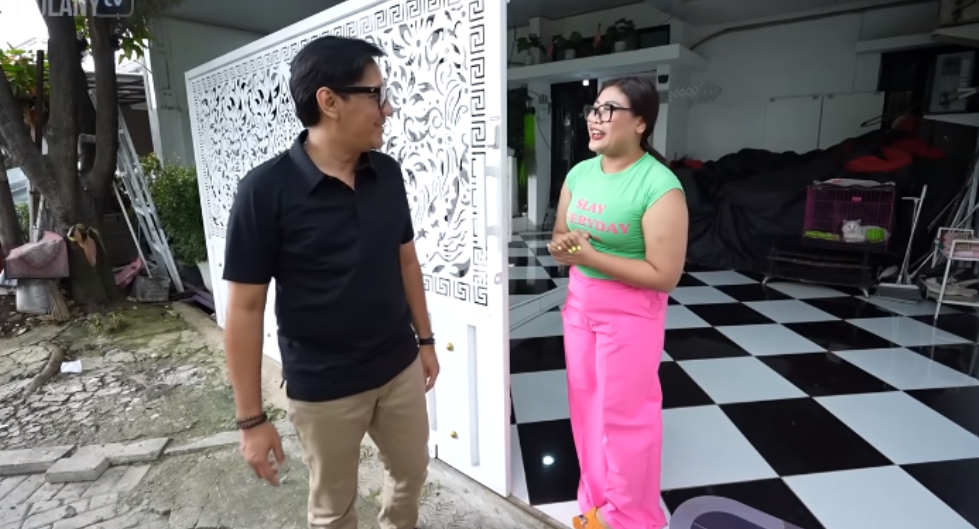 Rumah Mewah Boiyen Pesek, Lantainya Hitam-Putih Kayak Catur