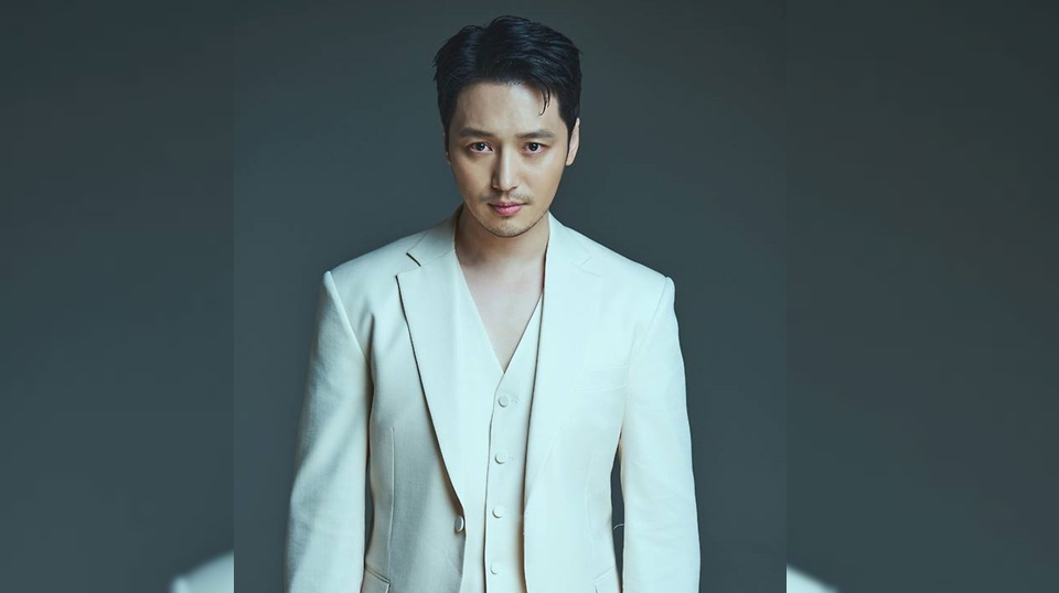 Byun Yo Han Buat Permintaan Maaf Publik Gegara Akting sebagai Anak SMA di Usia 40-an