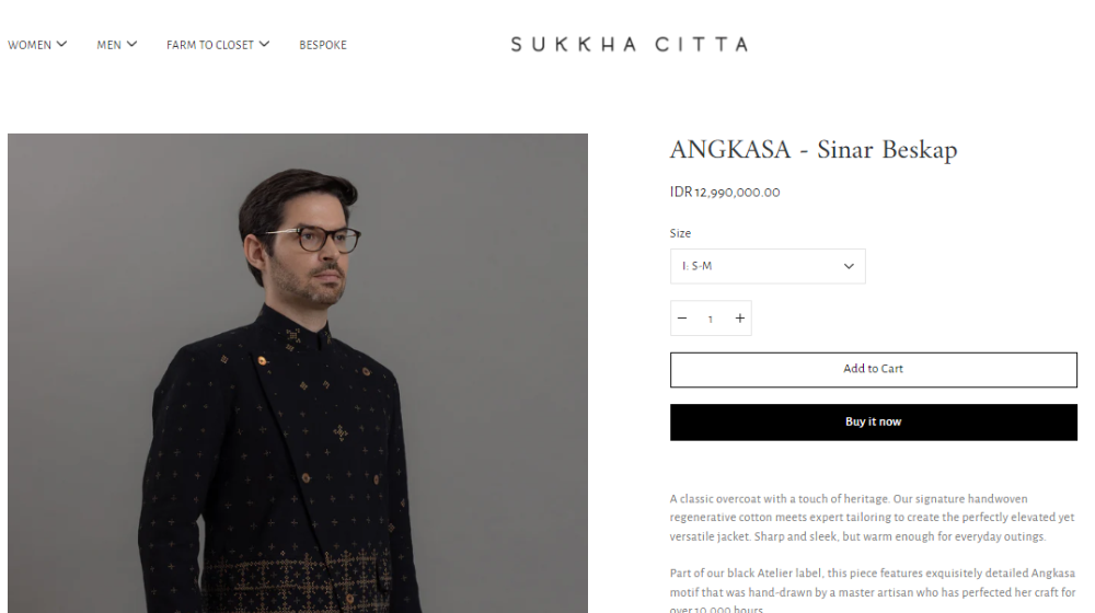 Bangga, Chris Martin Kenakan Pakaian Tradisional Jawa di Event Internasional