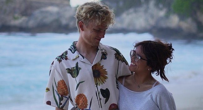 Pacar Cinta Kuya Potong Rambut, Diawasin Camer, Serem!