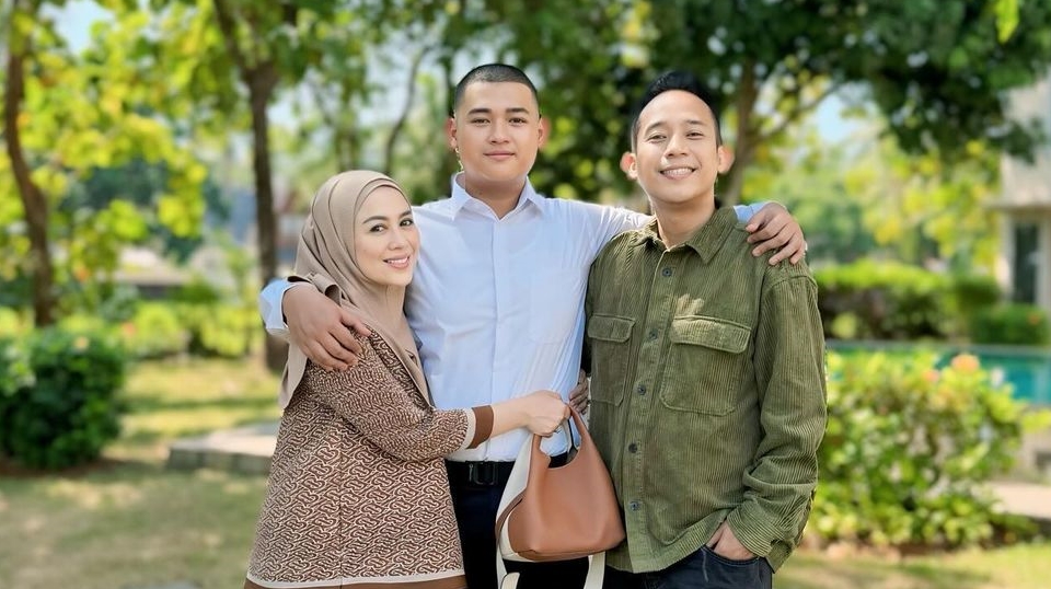 Denny Cagur dan Istri Temui Anak di Sekolah Semi Militer, Isi Surat dari Fabian Makin Buat Haru