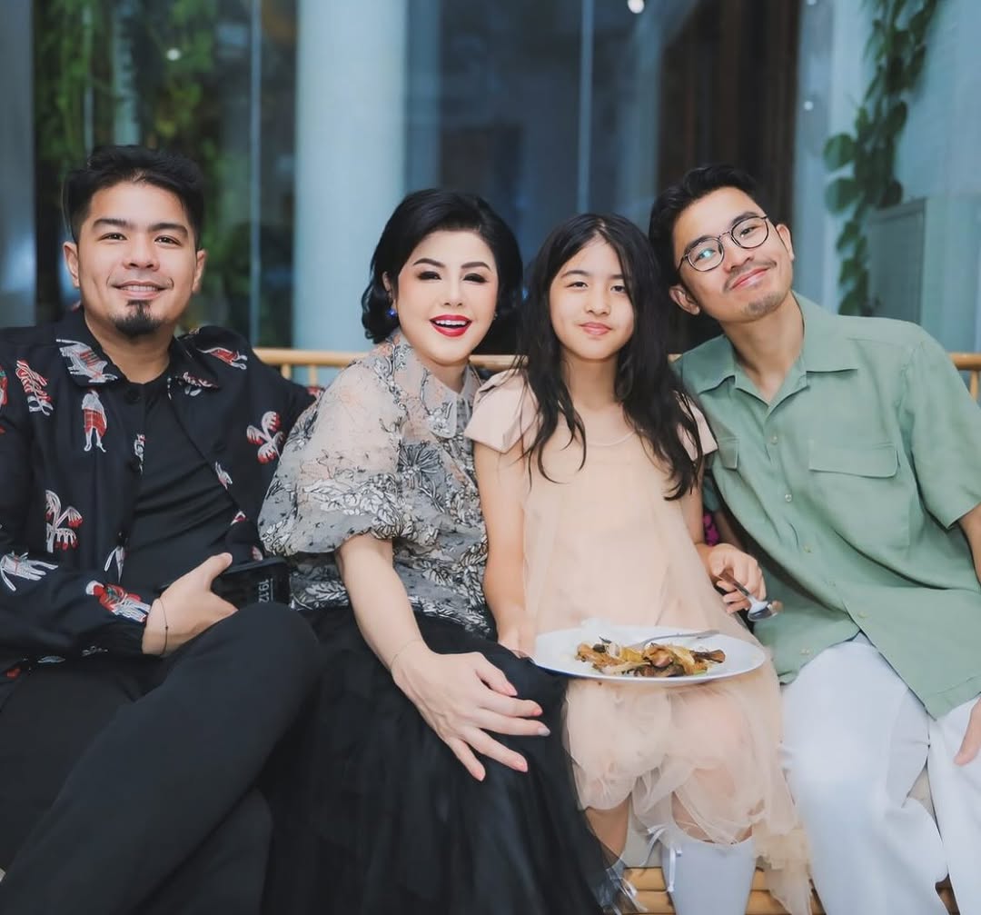 Desiree Tarigan bersama anak-anaknya. [Instagram]
