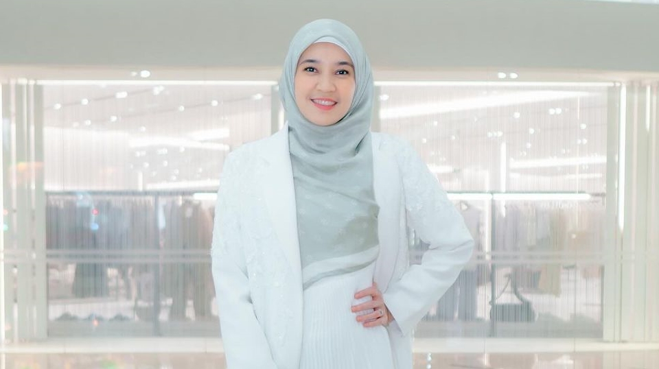 Pesan Dhini Aminarti Buat Paskibraka yang Dipaksa Lepas Hijab Bikin Terharu