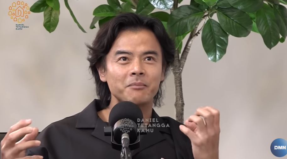 Dion Wiyoko Alami Kisah Serupa Jonathan di Film Sore, Kurang Kasih Sayang Ortu?