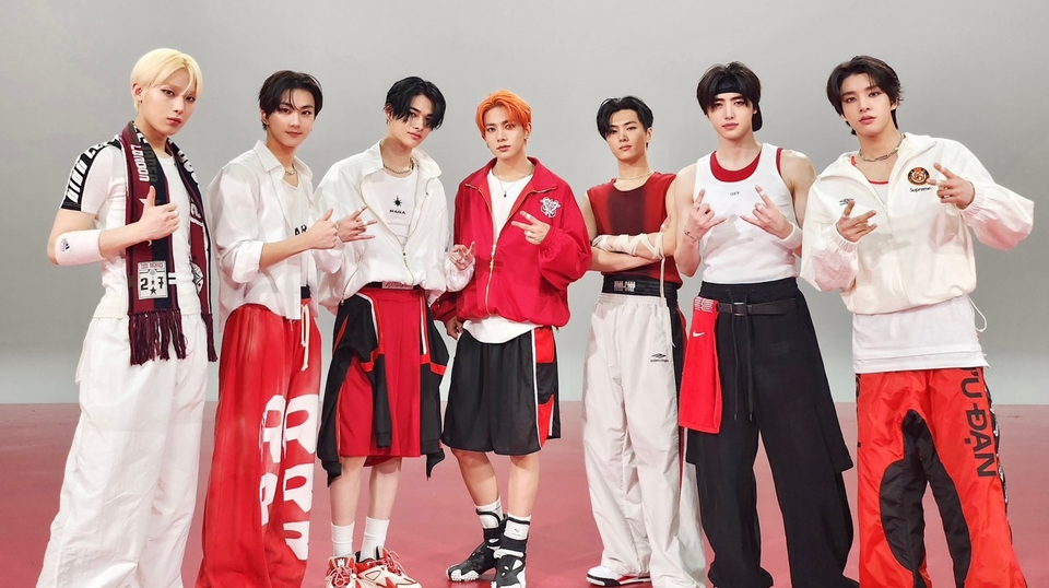 ENHYPEN Selamat dari 'Kutukan Getty Images' di Milan Fashion Week