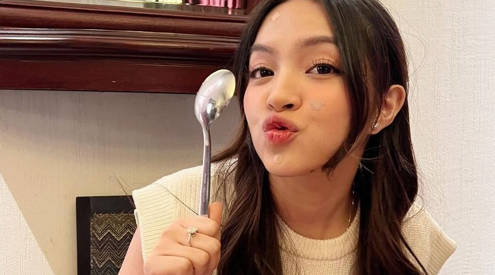 Eca Japasal Akui Sedang Dekat Dengan Pria Pandai Bermain Gitar, Singgung El Rumi?