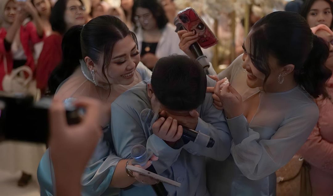Fadil Jaidi Tak Kuasa Nangis Antar Clarissa Putri Bersanding dengan Sandro di Pelaminan