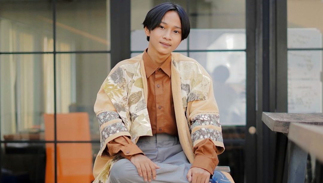 Fajar Sadboy Nonton Indonesia VS Arab Saudi, Pesonanya Alihkan Perhatian Suporter