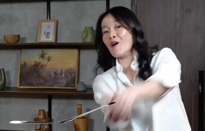Felicia Tjiasaka meminta maaf pada korban gagal bayar Akseleran
