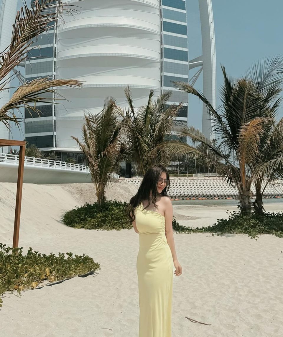 Kaki Terbakar, Intip 5 Momen Seru Felicya Angelista dengan Caesar Hito di Dubai