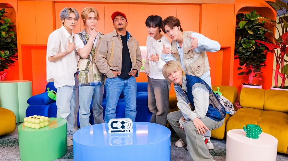 Sal Priadi Ajari WayV Pakai Bahasa Gaul, Xiaojun-Hendery Terbukti dari Planet Lain