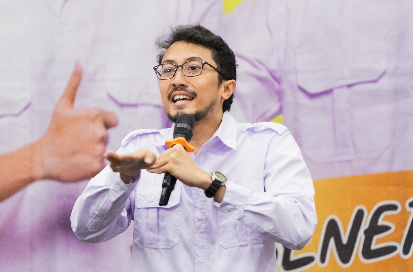 Gilang Bhaskara Soroti Logo Program Gibran Rakabuming Diduga Niru Orkes Pensil Alis