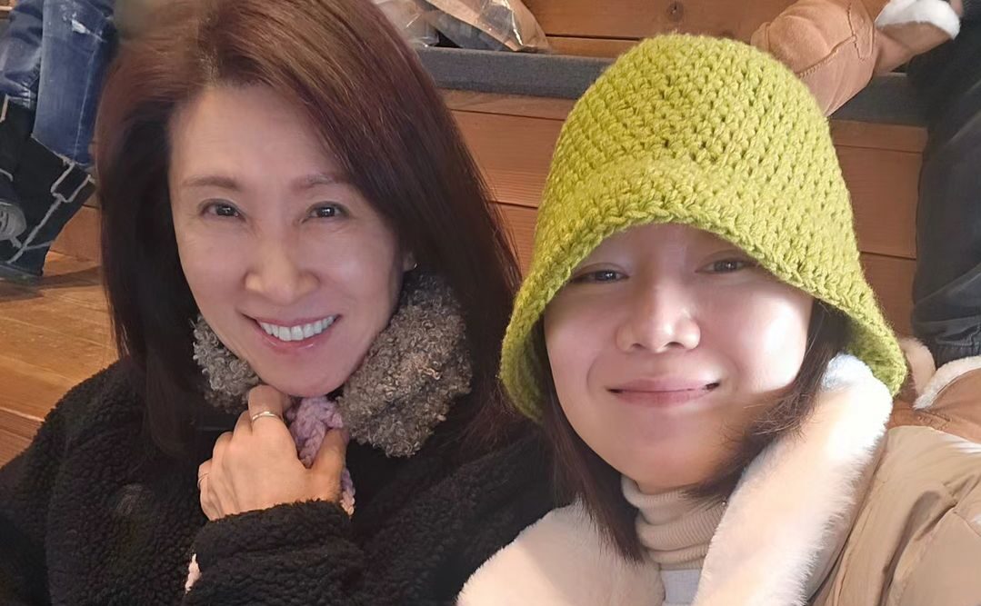 Reaksi Lucu Ibu Gong Hyo Jin Saat Anaknya Punya Pacar Beda 10 Tahun Lebih Muda