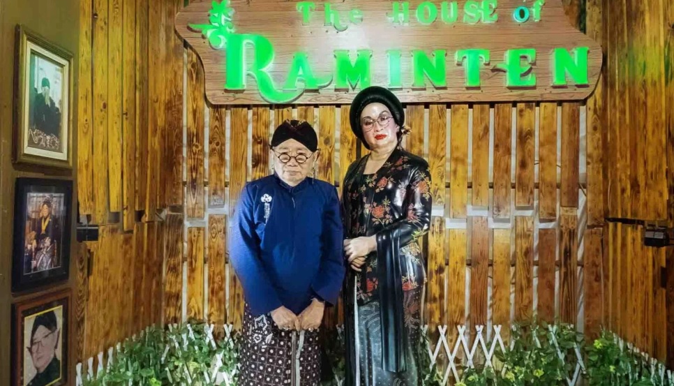 Hamzah Sulaiman dan istri. [Instagram]