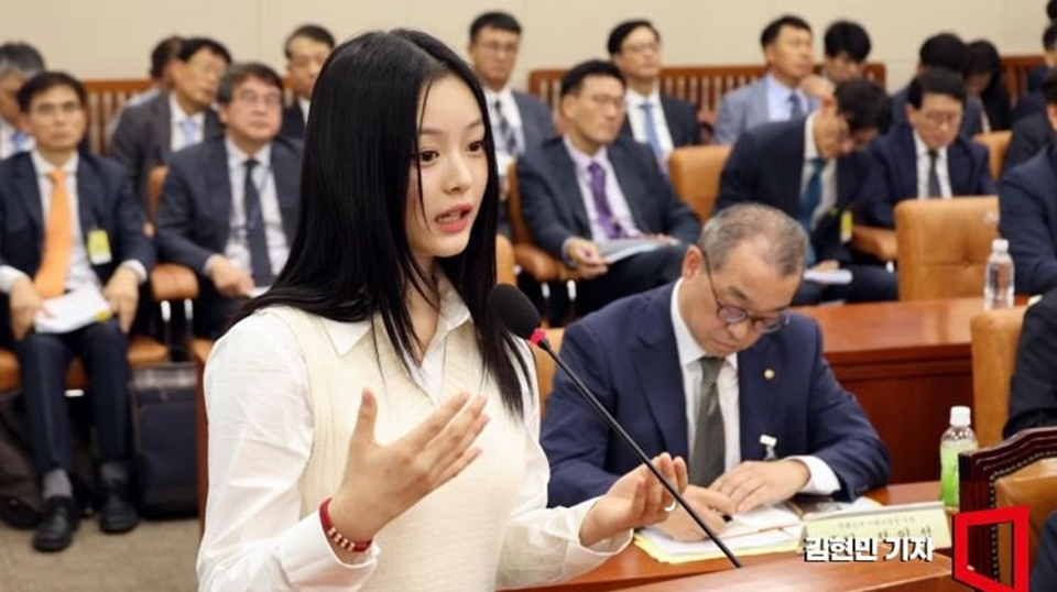 Hanni NewJeans Blak-blakan Beber Perlakuan Kasar Bang Si Hyuk