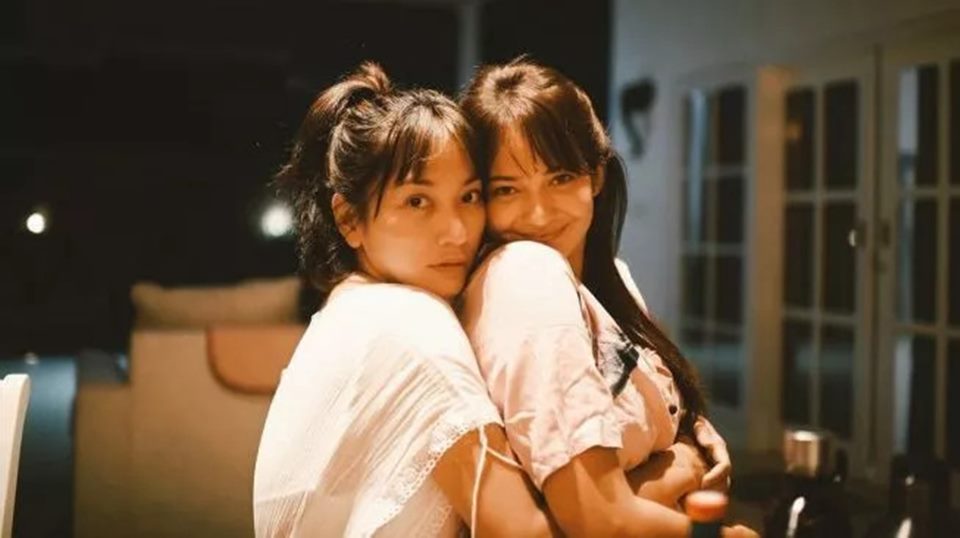 Hesti Purwadinata Awet Muda Meski Anak 3, Apa Sih Tipsnya?